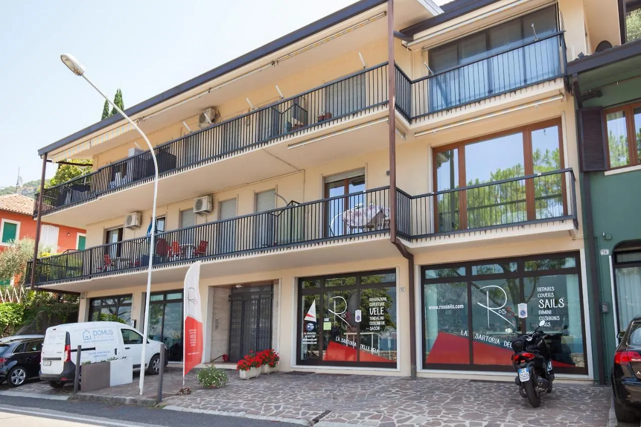 Apartment Azzurro Torri Del Benaco 0*,